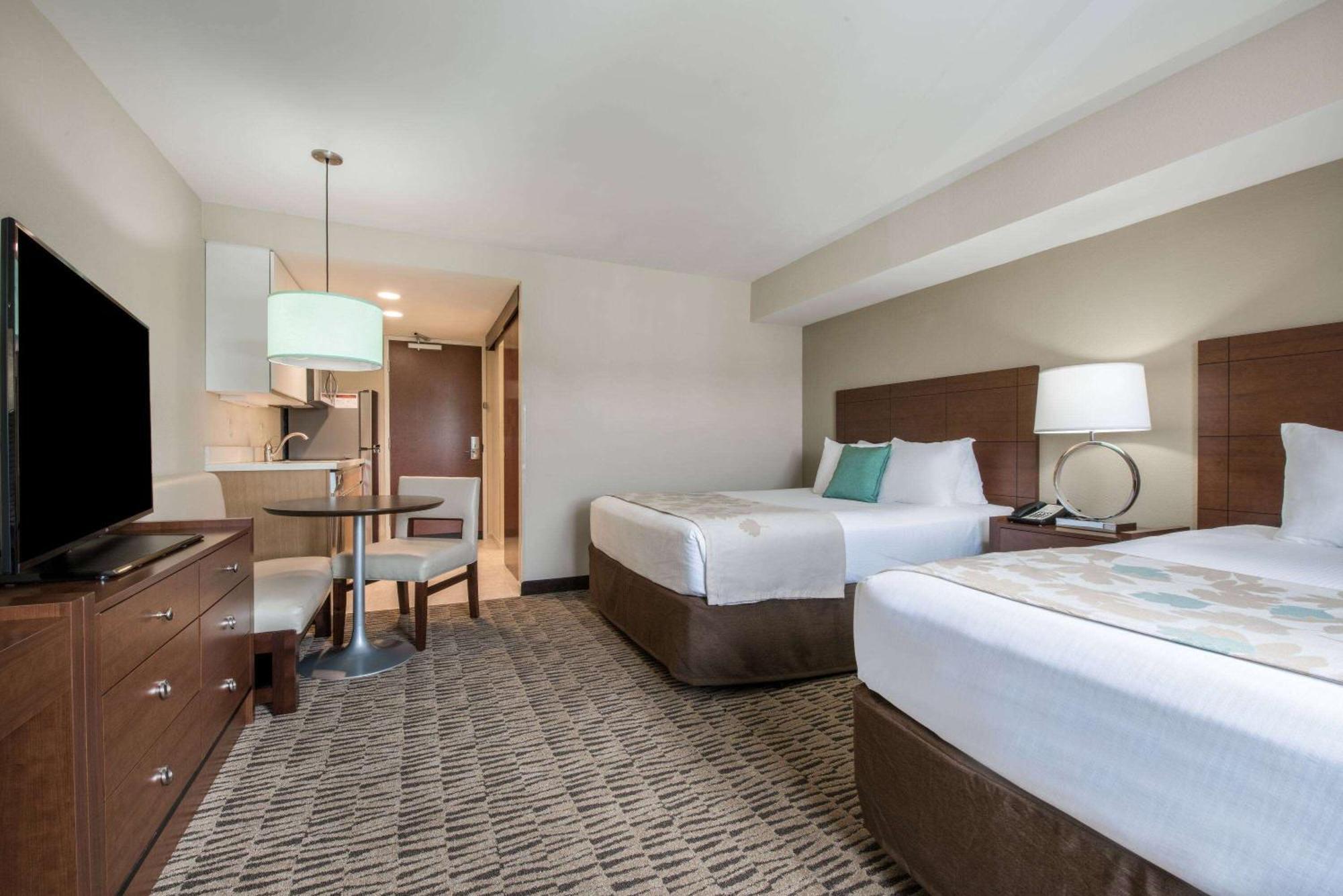 ฮอว์ทอร์น สวีท บาย วินด์แฮม บริดจ์พอร์ต/คลาร์กส์เบิร์ก Hotel บริดจ์พอร์ท ภายนอก รูปภาพ