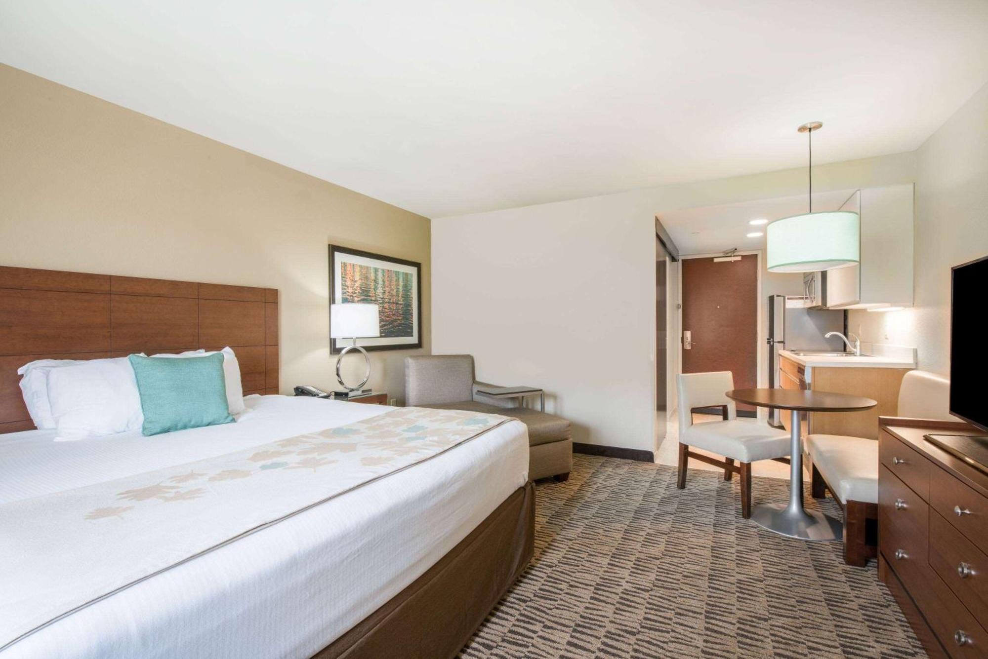 ฮอว์ทอร์น สวีท บาย วินด์แฮม บริดจ์พอร์ต/คลาร์กส์เบิร์ก Hotel บริดจ์พอร์ท ภายนอก รูปภาพ